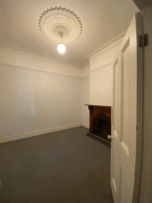 Room for Rent in Seddon, Melbourne 300, Unfurnish...
