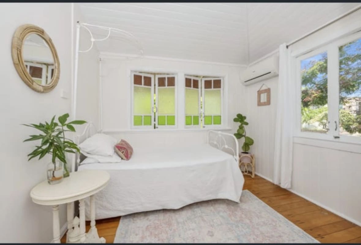 Room for Rent in Hyde Park, Townsville 150, Unfur...