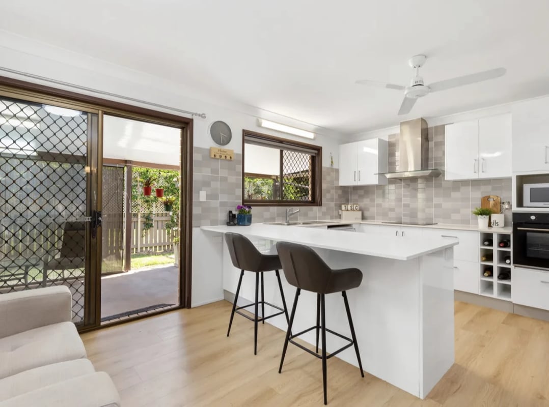 Room for Rent in Daisy Hill, Brisbane 300, Furnis...