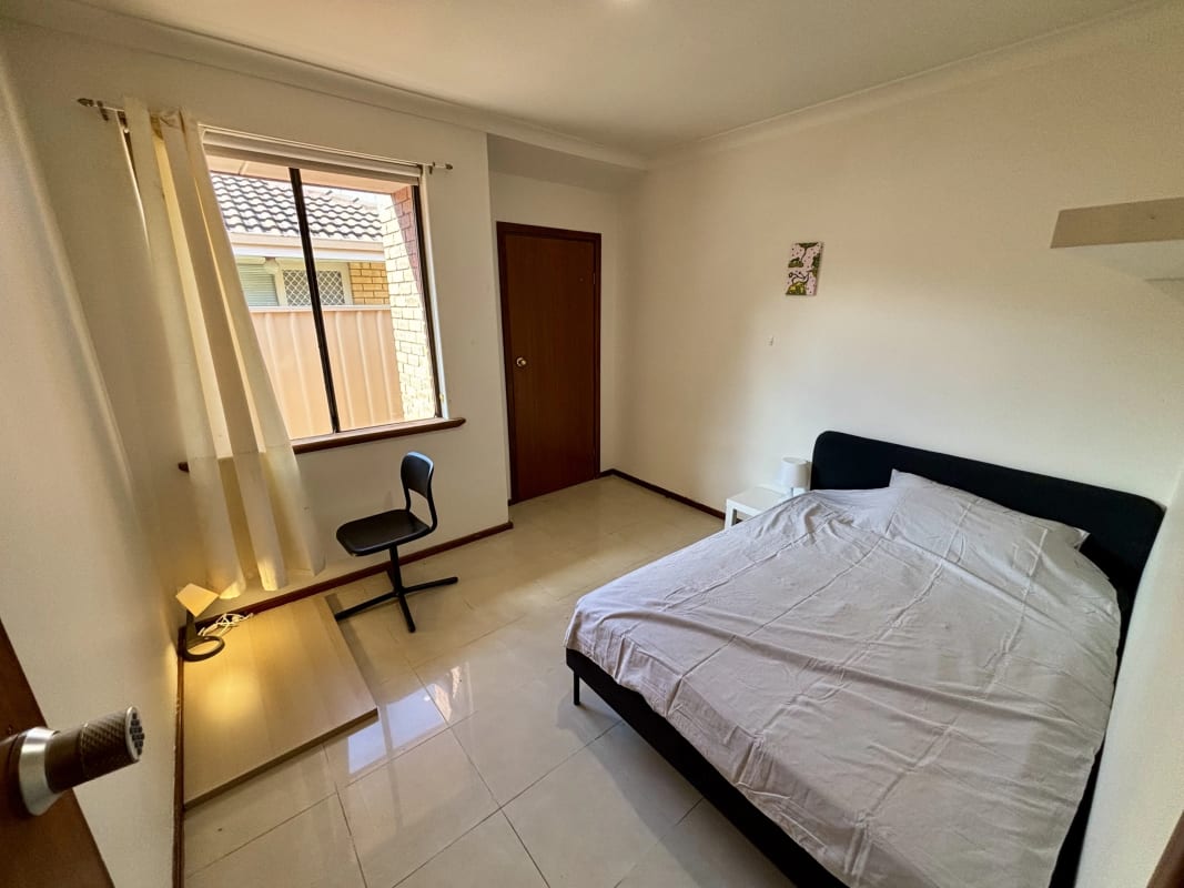 Room for Rent in East Cannington, Perth 275, Furn...