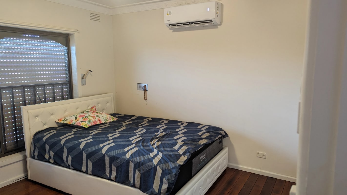 Room for Rent in Deer Park, Melbourne 250, Furnis...