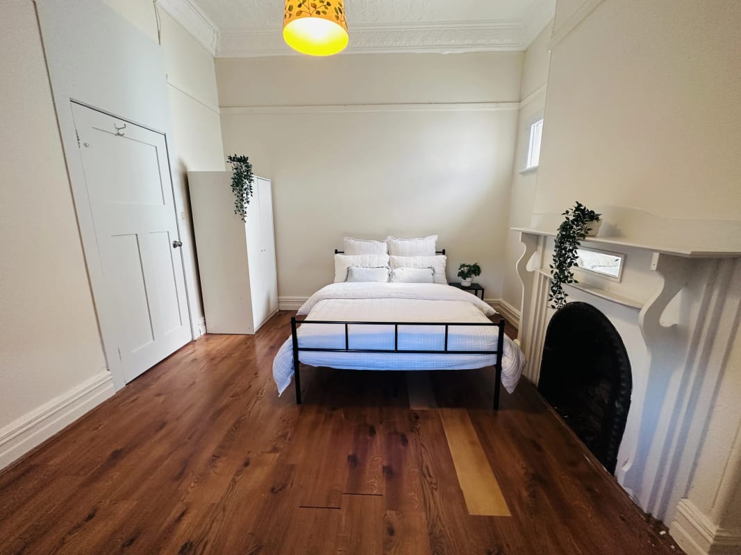 Room for Rent in Croydon, Sydney 300, Furnished,