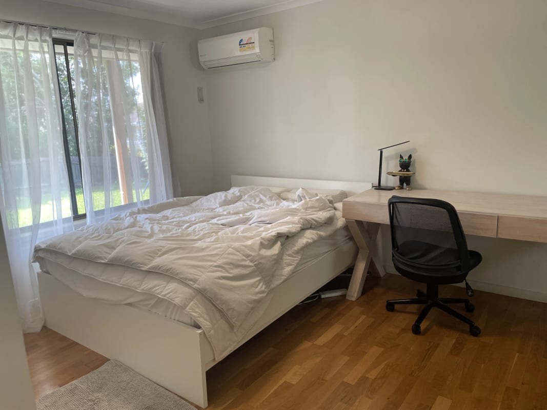 Room for Rent in Macgregor, Brisbane 380, Furnish...