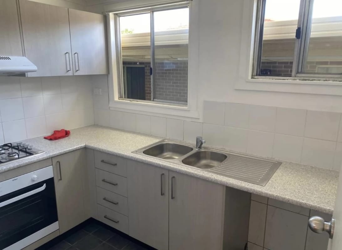 Granny Flat for Rent in Granville, Sydney 350, Un...