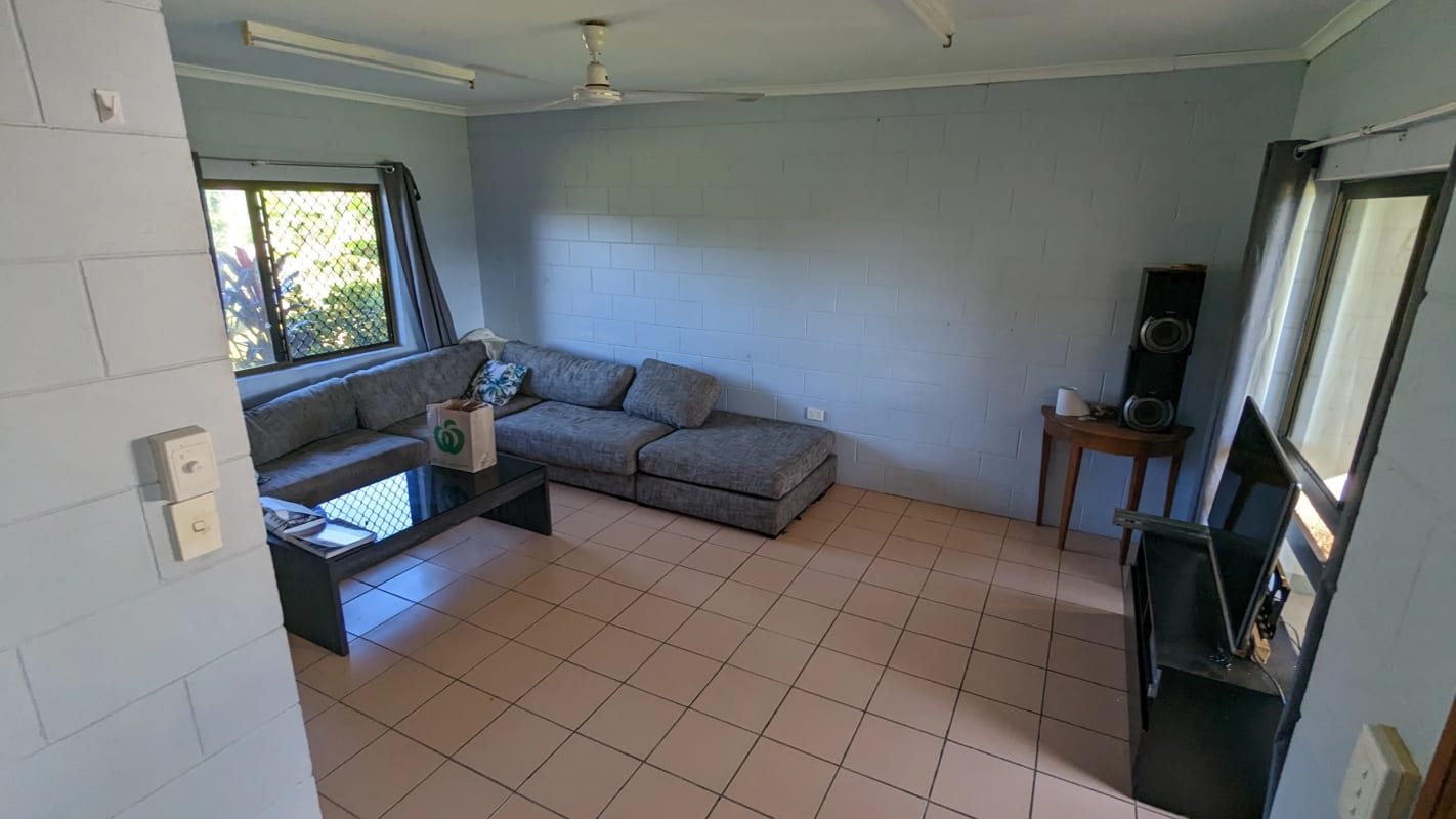 Room for Rent in Bentley Park, Cairns 200, Furnis...
