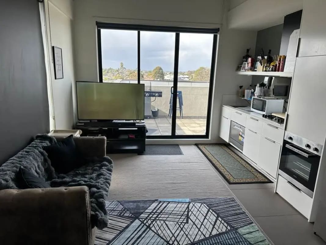 Room for Rent in Altona, Melbourne 225, Furnished...