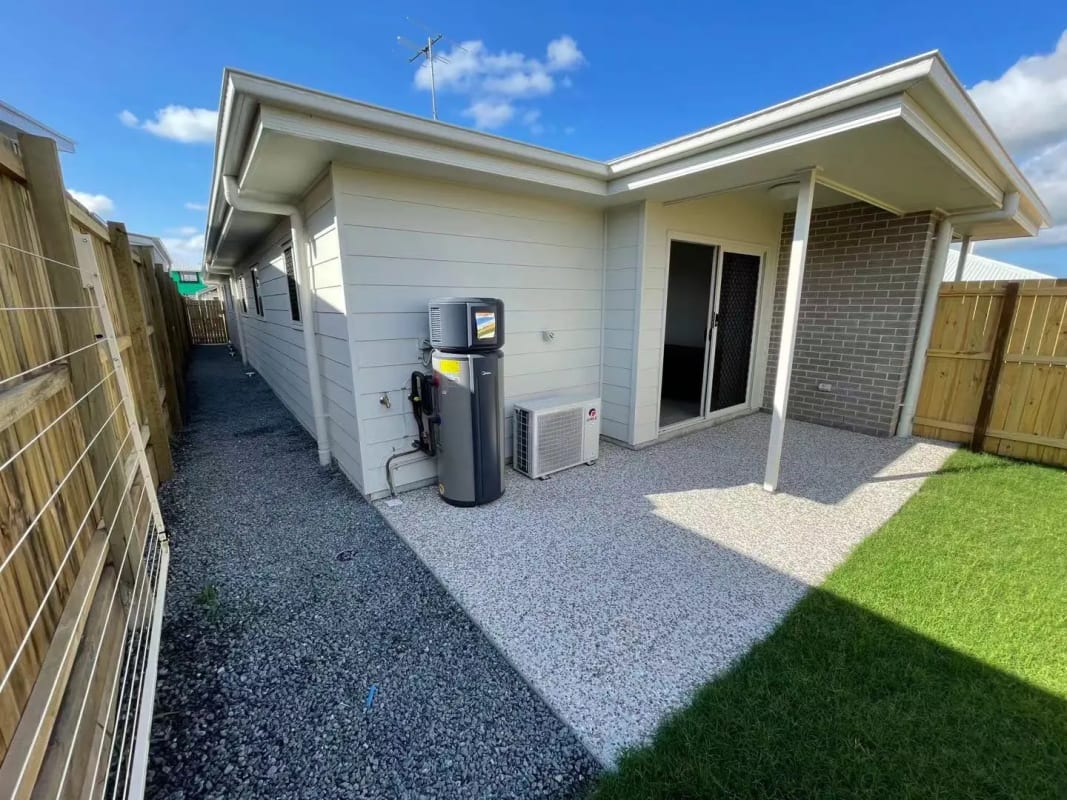 Room for Rent in Pimpama, Gold Coast 250, Furnish...