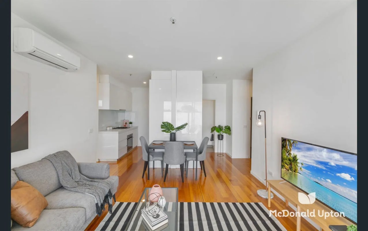 Room for Rent in Essendon, Melbourne 200, Unfurni...