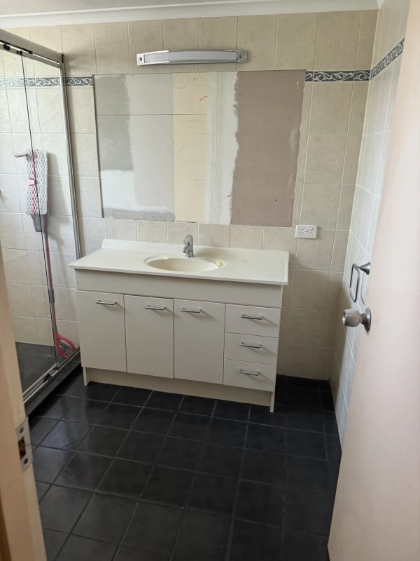 Room for Rent in Coolangatta, Gold Coast 380, Fur...