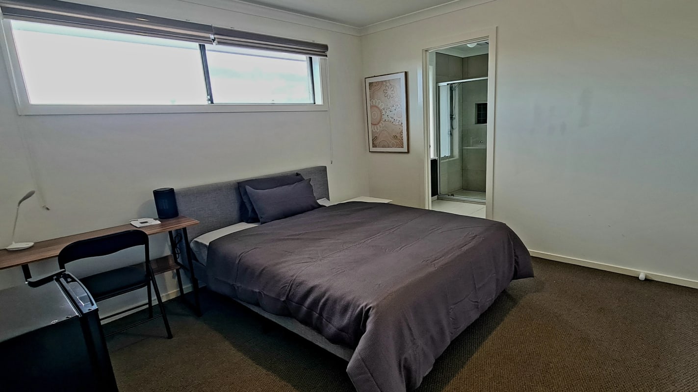 Room for Rent in Truganina, Melbourne 280, Furnis...