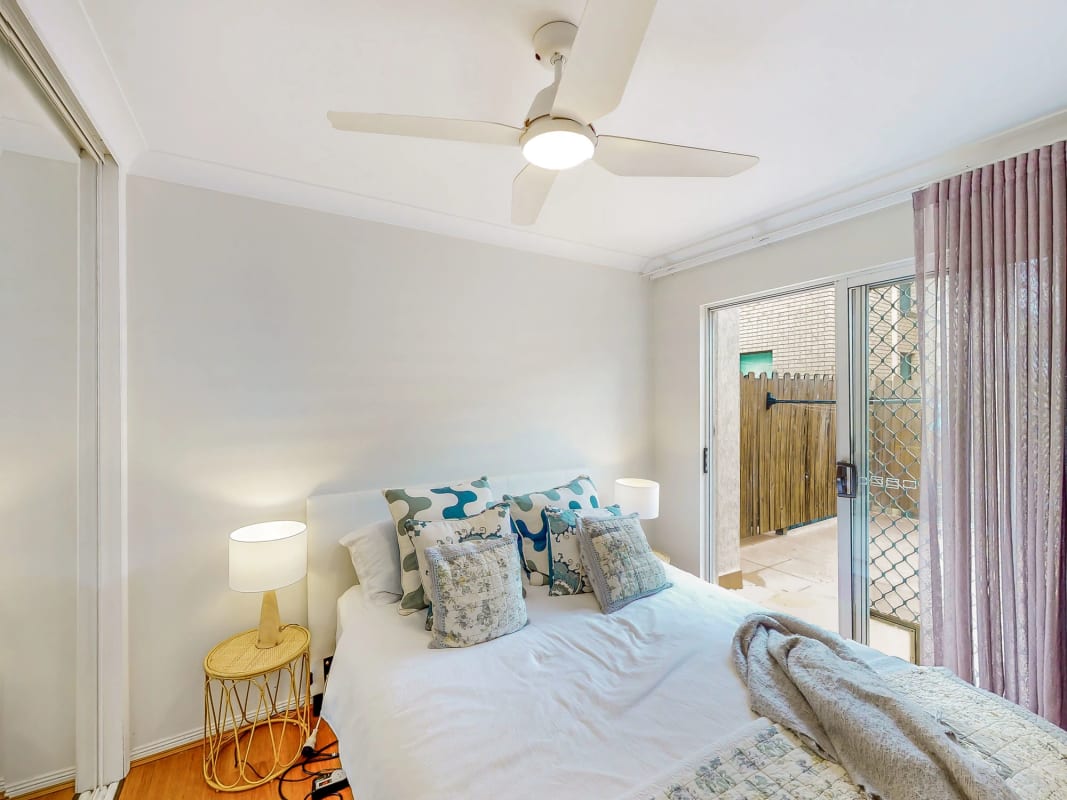 Room for Rent in Toowong, Brisbane 350, Furnished...