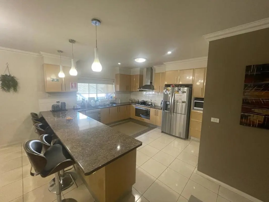 Room for Rent in Roxburgh Park, Melbourne 225, Fu...