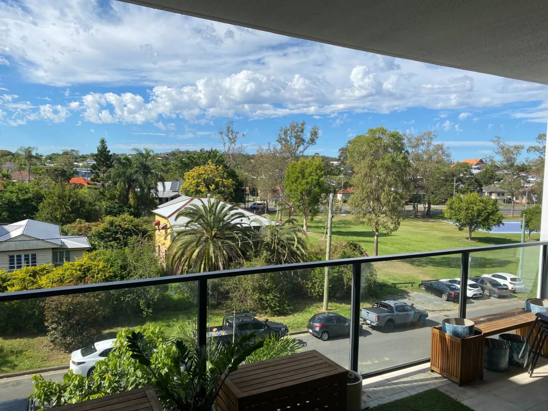 Room for Rent in Cannon Hill, Brisbane 245, Unfur...