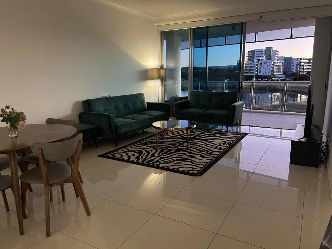 Room for Rent in Biggera Waters, Gold Coast 330,