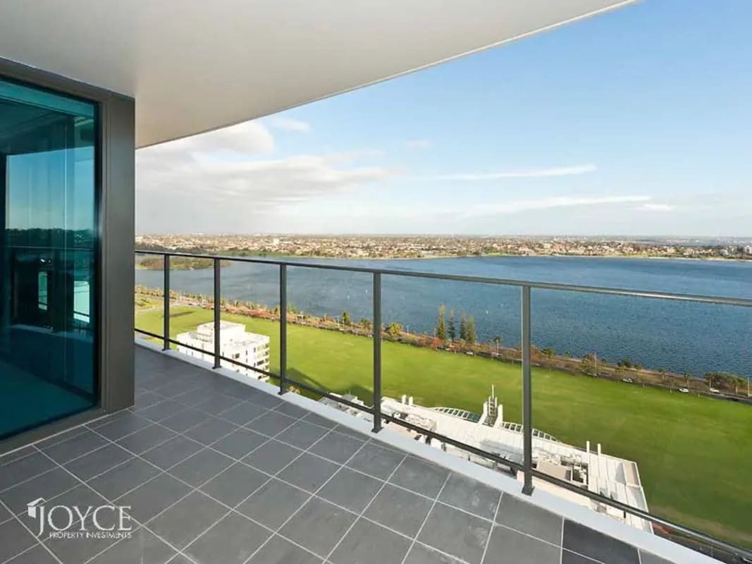 Room for Rent in Perth, Perth 500, Furnished, Own...