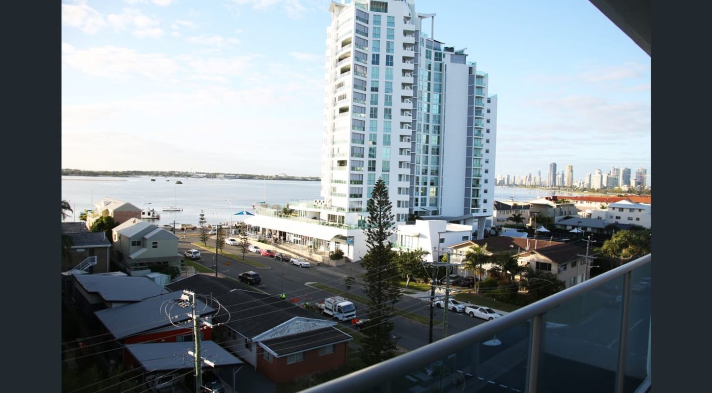 Room for Rent in Labrador, Gold Coast 380, Furnis...