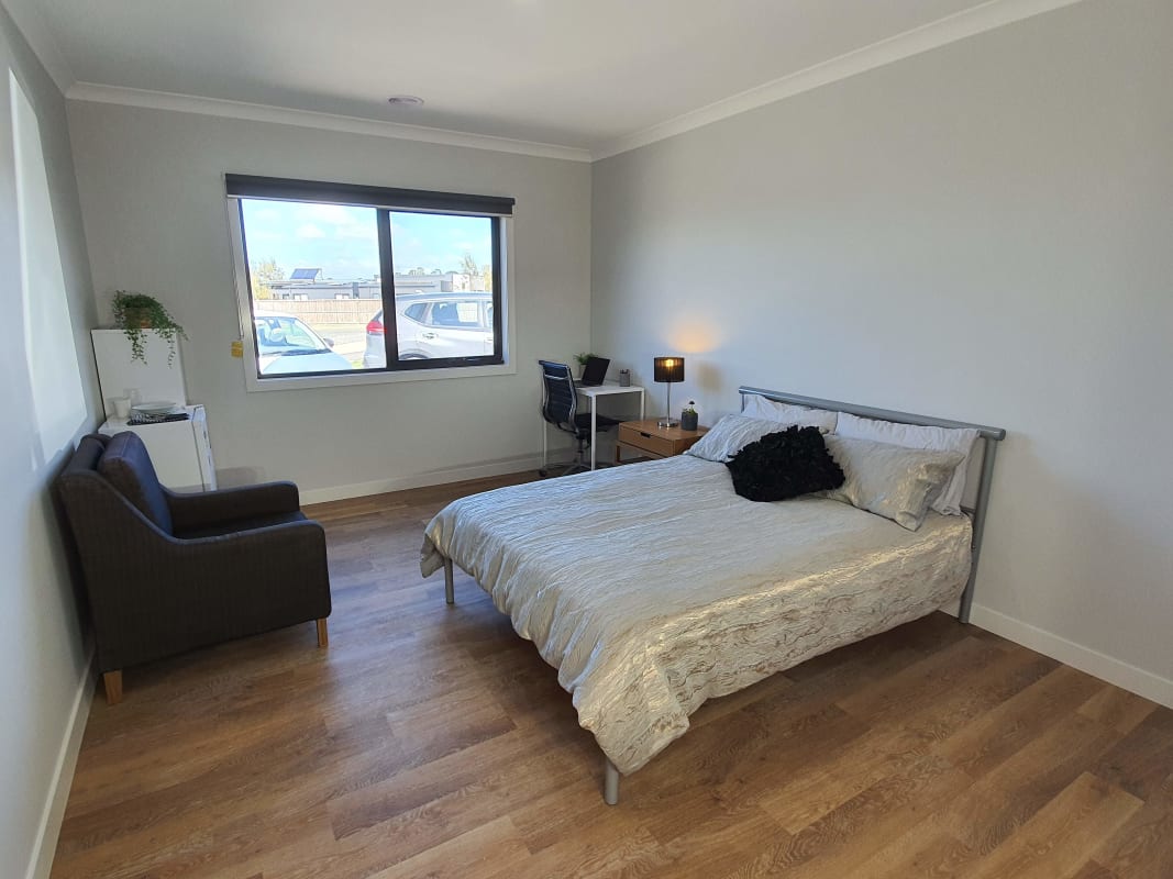 Room for Rent in Warragul, VIC 250, Furnished, Sh...